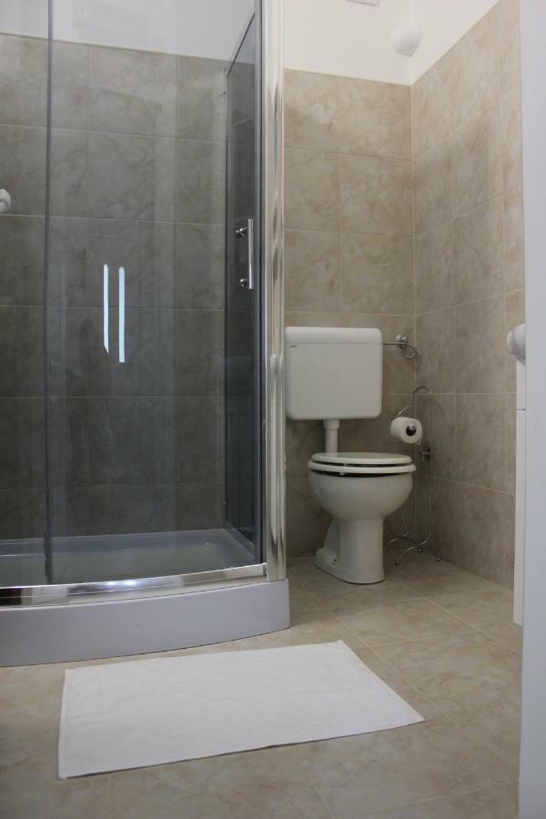 Apartments Olea Пинезичи Экстерьер фото